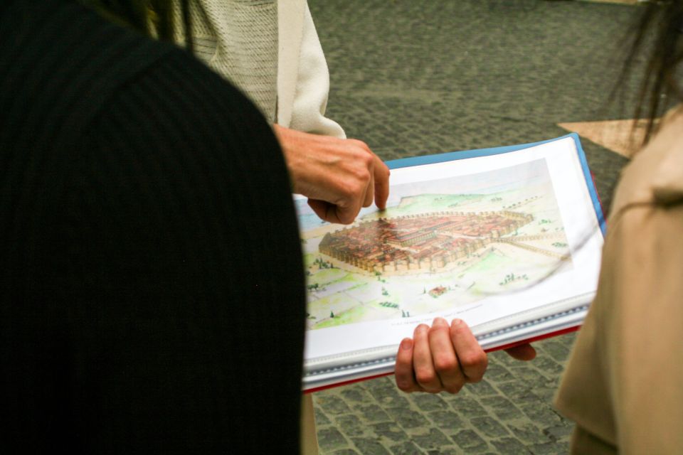 Barcelona: Sagrada Familia, Park Güell & Gothic Quarter Tour - Park Güell with timed entry: how to use your self-guided hour well