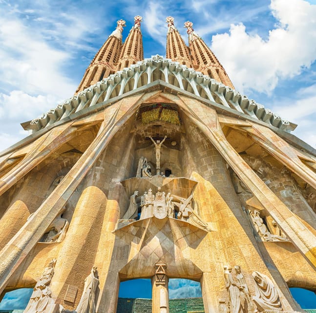 Barcelona: Sagrada Familia & Park Güell Guided Tour & Ticket - What’s included—and what you should plan for