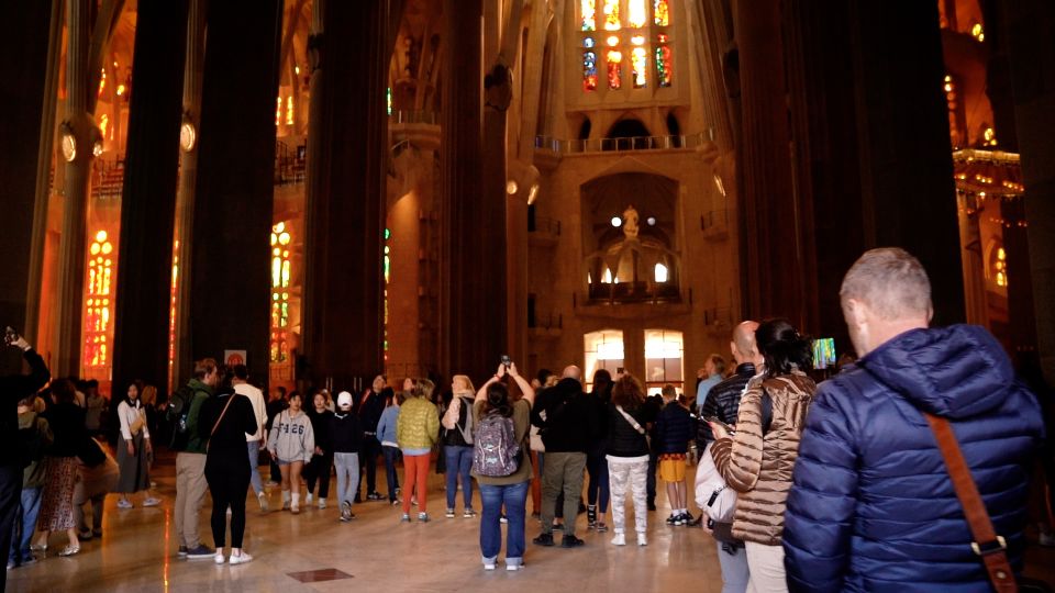 Barcelona: Sagrada Familia Skip-the-line Guided Tour - Inside the basilica: vaults, columns, and the light show