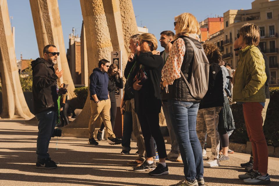 Barcelona: Sagrada Familia Skip-the-line Guided Tour - Gaudí’s genius explained through symbols (not just dates)