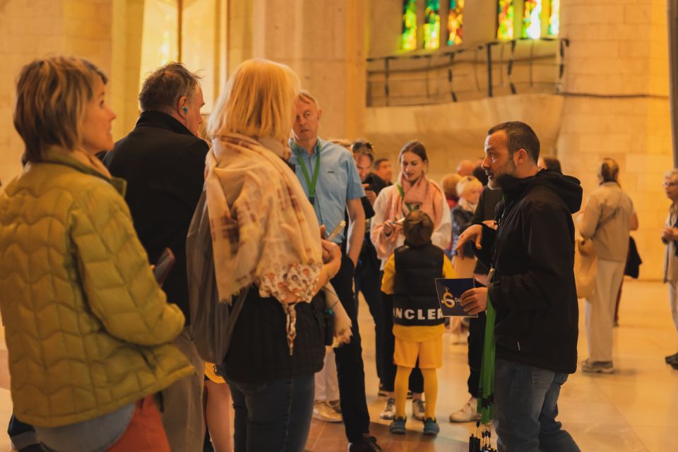 Barcelona: Sagrada Familia Skip-the-line Guided Tour - Practical tips to get more from your tour