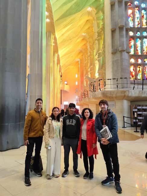 Barcelona: Sagrada Familia Skip-the-line Tour with Guide - Why this Sagrada Familia tour feels worth the time