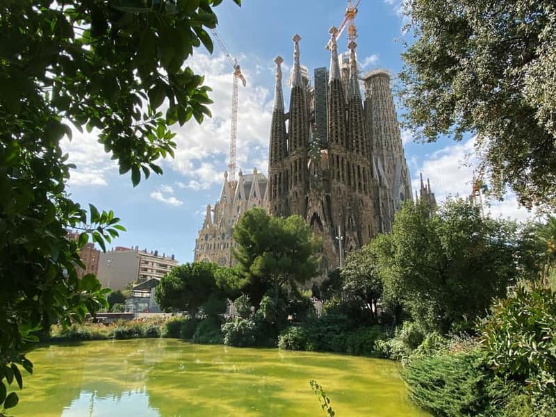 Barcelona: Sagrada Familia Skip-the-line Tour with Guide - Your guided route: Nativity and Passion explained in plain language