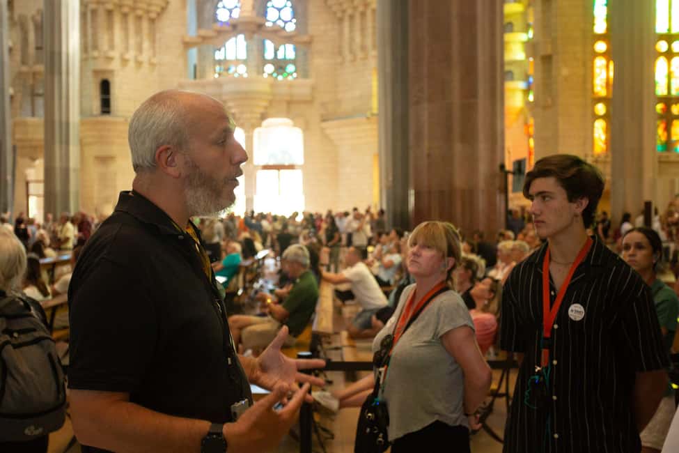 Barcelona: Sagrada Familia Skip-the-line Tour with Guide - Timing, group size, and what happens if you’re late to the party