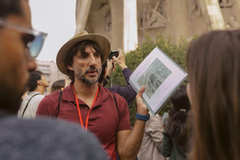 Barcelona: Sagrada Familia Small Group Guided Tour - What Happens During the Guided Portion Inside