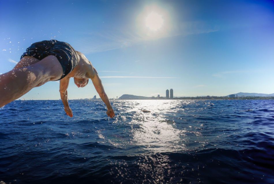 Barcelona: Sailing Tour with Vermouth and Drinks - Key things that make this sail worth your time