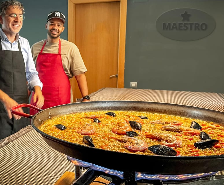 Barcelona: Seafood Paella ★Maestro★ & Tapas & Sangria - Pan con tomate and tapas: small plates with real cultural context