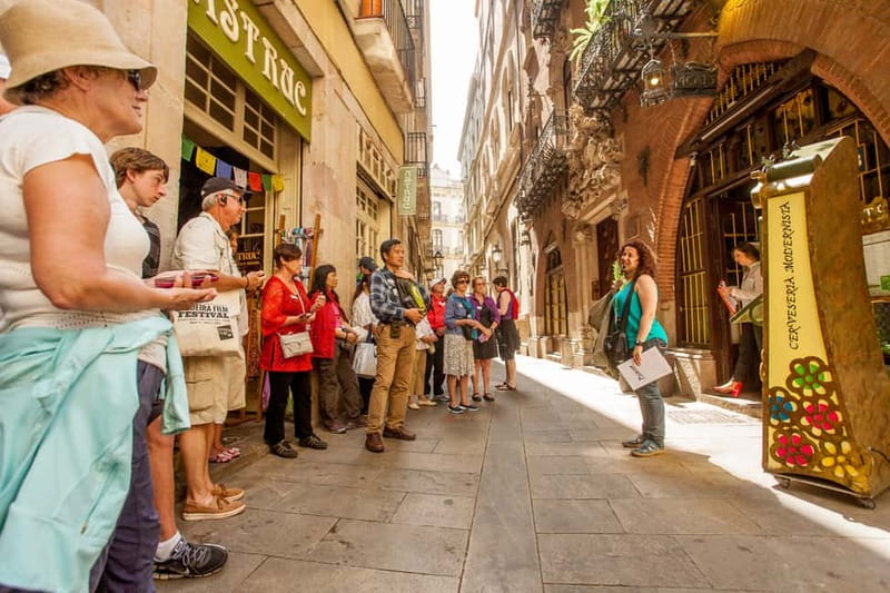 Barcelona: Small Group Picasso Tour with Picasso Museum - Skipping Straight to the Museu Picasso: How to Read His Style