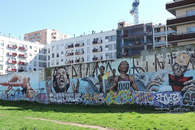 Barcelona Street Art and Graffitti Bicycle Tour - Bikes, Effort, and the Joy of Pedaling Through Barcelona