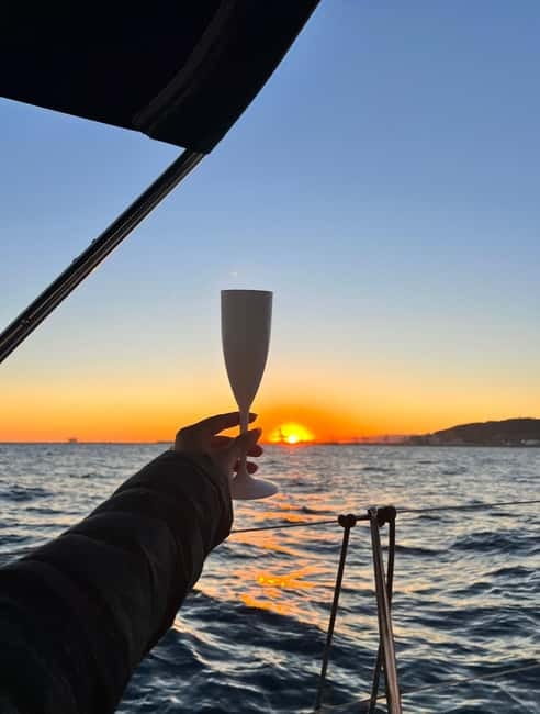 Barcelona: Sunset Sailboat Cruise with Open Bar and Snacks - Finding Moll de Mestral and the boats: your quick pre-sunset game plan