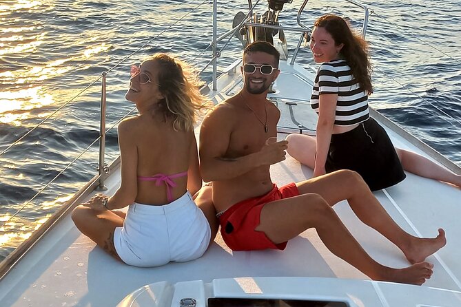 Barcelona Sunset Sailing Cruise from Port Olímpic with Open Bar - Open Bar and Snacks: What’s Included and What to Expect