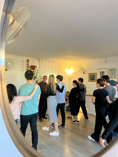 Barcelona: Tango Lesson with Drinks and Video - Drinks Included: Bottomless, But Still Part of the Lesson