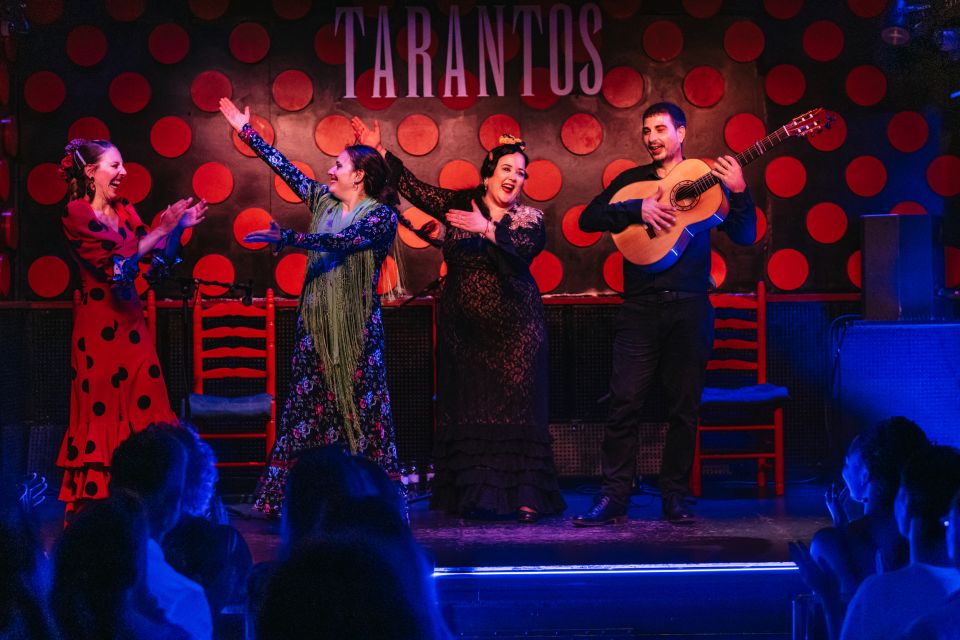 Barcelona: Tapas and Flamenco Experience - Placa Reial moments: a calm pause before dinner