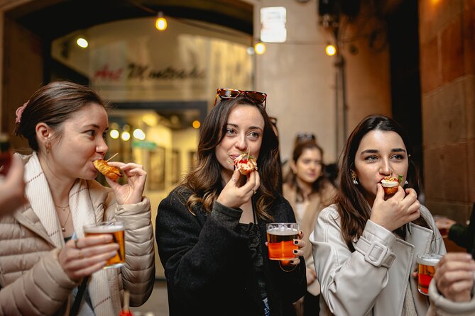 Barcelona Tapas Food Tour with Lunch or Dinner in El Born - Plaça de Correus meet-up: what happens before the first bite
