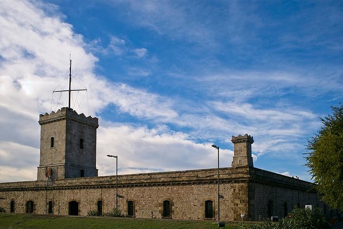 Barcelona: Teleferic de Montjuic Admission Ticket - Who Should Book the Telefèric de Montjuïc?