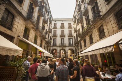 Barcelona: “The Shadow of the Wind” Literary Walking Tour - Plaça Reial and the Ateneu Barcelonès pass-by: setting the tone