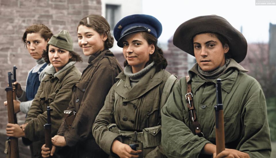 Barcelona: The Spanish Civil War Historical Walking Tour - Learning the factions without losing the plot