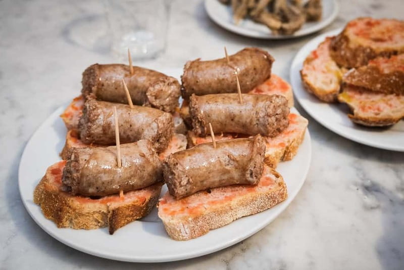 Barcelona: The Ultimate Local Tapas & Drinks Food Tour - Key things I’d clock before you go