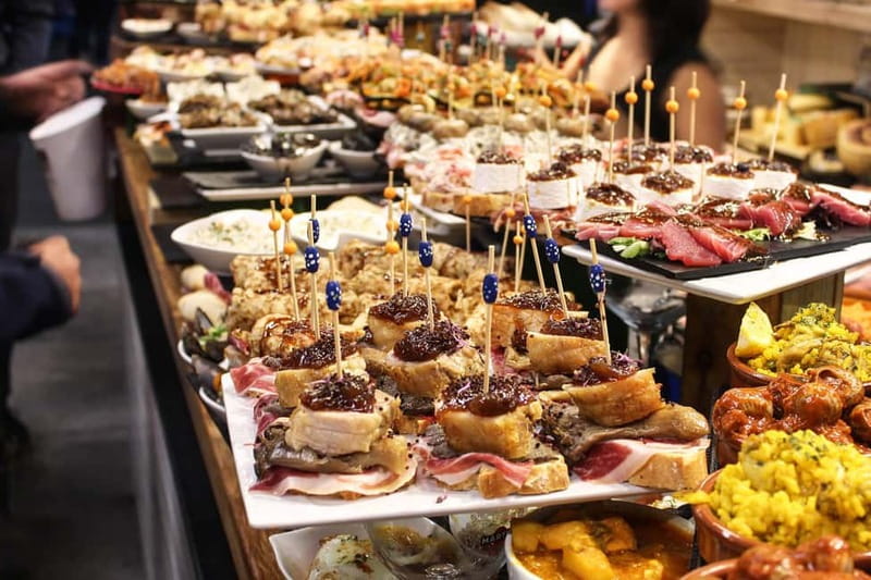 Barcelona: The Ultimate Local Tapas & Drinks Food Tour - How the guides elevate the experience (and why that matters)