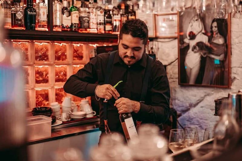 Barcelona: Tipsy Tapas & History Tour in the Gothic Quarter - Key highlights