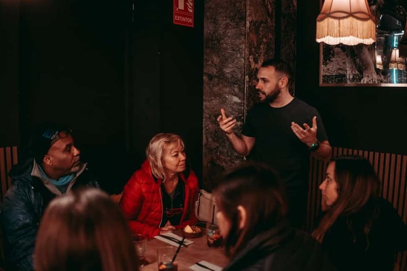 Barcelona: Tipsy Tapas & History Tour in the Gothic Quarter - Drinks, pace, and “tipsy” expectations (without the guesswork)
