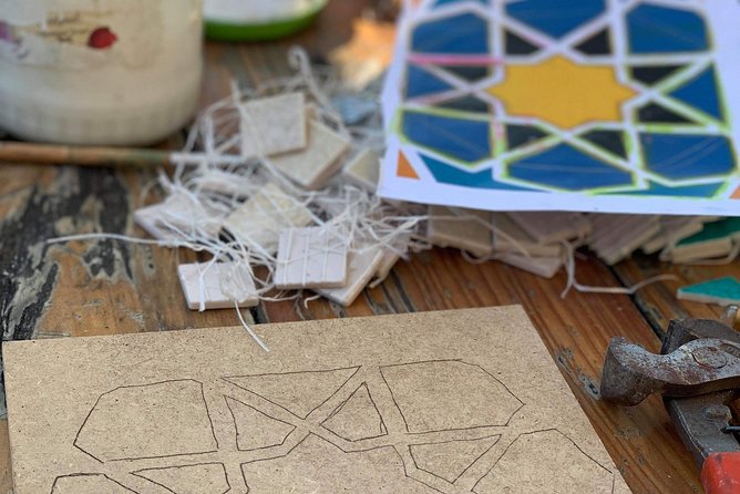 Be an Artisans in Seville for a day - Viki the instructor: calm help, real Sevillian tips