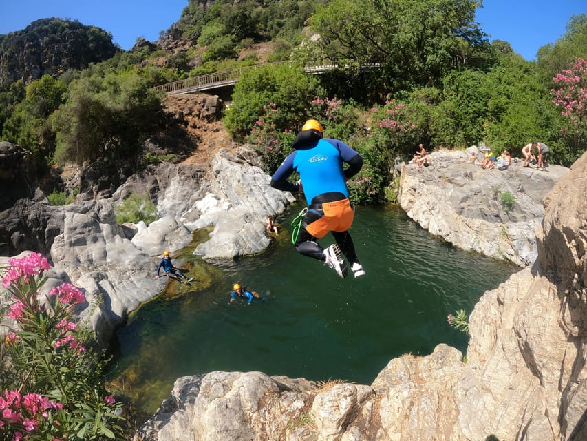 Benahavís: Canyoning Guided Tour at Guadalmina River - Canyoning on the Guadalmina: the kind of thrill you can actually manage