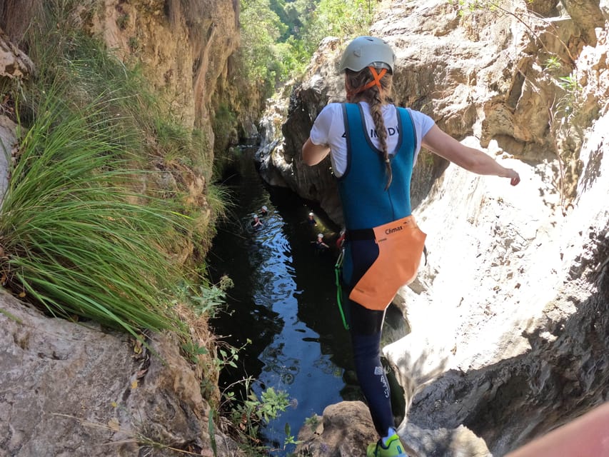 Benahavís: Canyoning Guided Tour at Guadalmina River - Optional cliff jumps: choose your level, not your pride