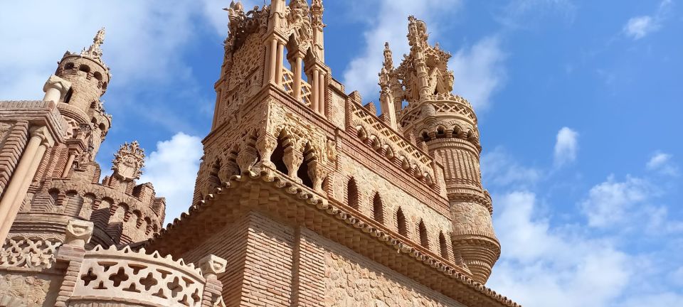 Benalmadena: Colomares Castle Tour with Entry Ticket - Key points before you go