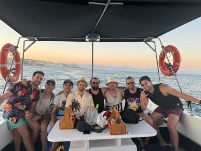 Benalmadena: Private Boat Trip – Dolphins, Drinks & Snacks - Unlimited drinks and snacks: the vibe is the point