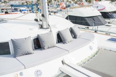 Benalmádena: Sailing & Dolphin Watching with Snacks/Drinks - Dolphin watching in the real-world: slow down, look close, take photos