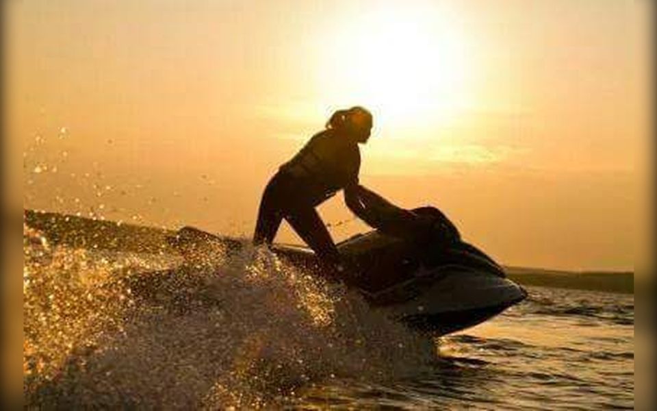 Benidorm: Jet Ski Tour with Instructor - The instructor is the real feature: safety plus a little showmanship