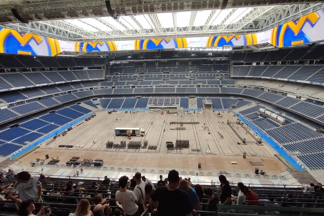 Bernabéu Stadium Guided Tour With Optional Megafan Upgrade - Zidane relics and the club’s storytelling style