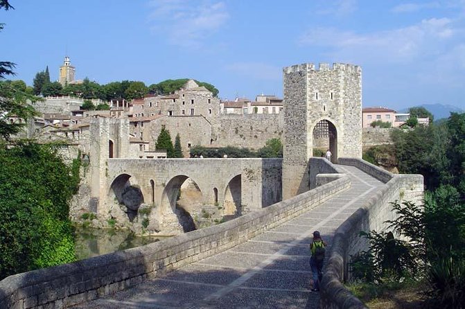 Besalu & 3 Medieval Towns Small Group Tour with Hotel Pick-Up - Santa Pau in Garrotxa: Medieval Streets in a Volcanic Zone