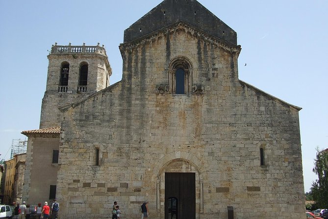 Besalu & 3 Medieval Towns Small Group Tour with Hotel Pick-Up - Besalú Finale: 12th-Century Walls, a Jewish Legacy, and the Medieval Bridge