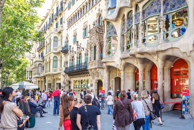 Best of Barcelona Excursion with Optional Attractions Tickets - Port Olímpic, Plaça d’Espanya, Plaça de Catalunya: The City Between the Icons