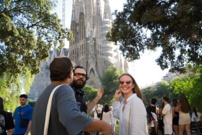 Best of Barcelona: Sagrada Família, Gaudí & Candy Tasting Tour! - Meeting Point, Pacing, and How the Group Size Changes Everything