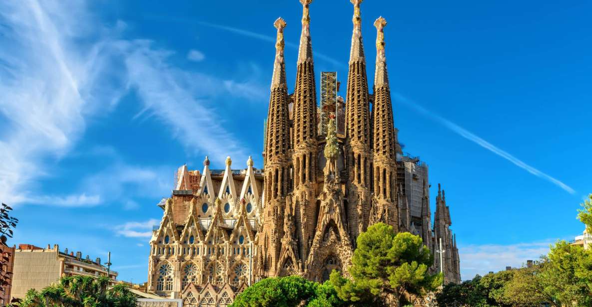 Best of Barcelona: Sagrada Familia & Park Guell with Pickup - Hotel pickup, comfort, and a smart flow through the day