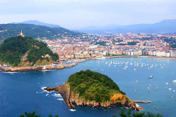 Biarritz, Saint-Jean-de-Luz and San Sebastián from Bilbao - The coast by boat to Hendaya: a scenic break from land travel