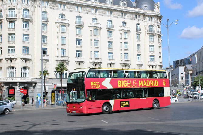 Big Bus Madrid Panoramic City Tour - Meeting at Neptune Fountain: timing, how to sit, and what to expect