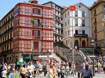 Bilbao Historical Small Group Tour - Plaza Nueva: Basque language, Plaza Vieja vibes, and La Bilbaina