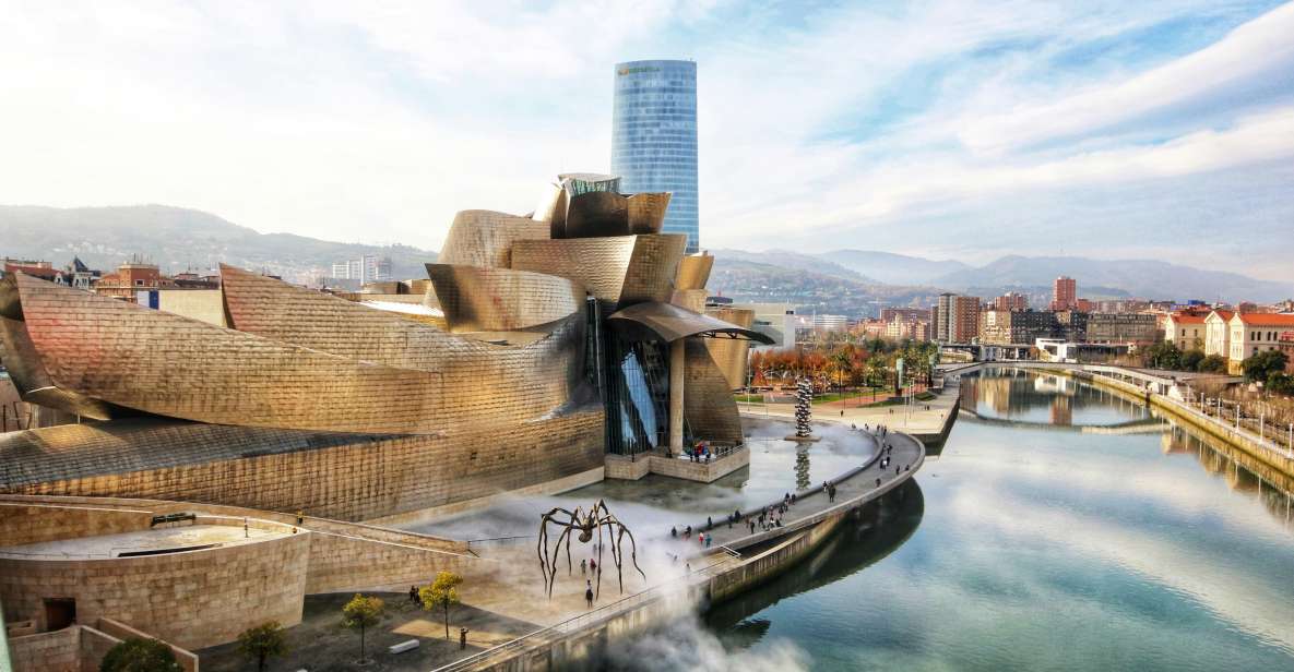Bilbao: Private & Exclusive Guggenheim Museum Guided Tour - Inside Gehry’s building: atrium light and the museum’s “architectural heart”