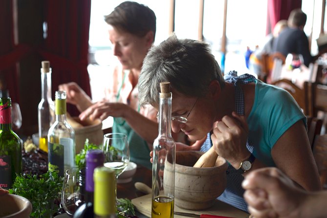 Bodegas Monje Winery Ticket w/Wine Tasting & Mojo Sauce Workshop - Bodegas Monje in El Sauzal: a small-group winery stop on Tenerife