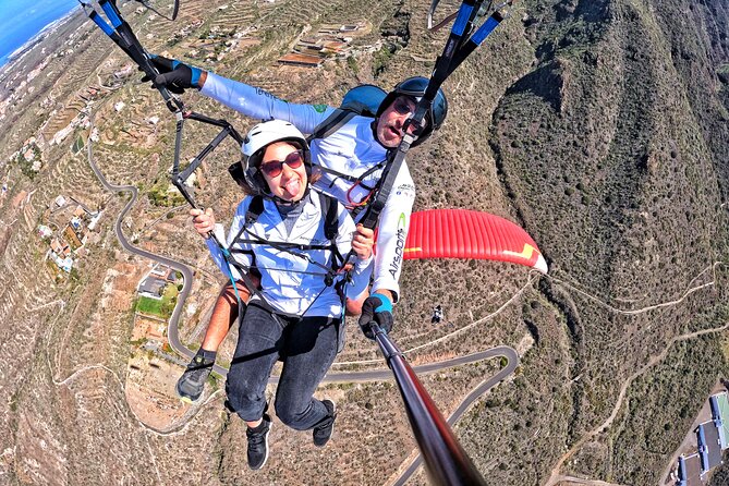 BRONZE tandem paragliding flight in South Tenerife, free pick up - Who should book this tandem flight (and who should skip it)