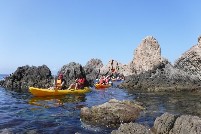 Cabo de Gata: Tour en kayak y snorkel full face + fotos incluidas - Group size and pace: what a max of 24 feels like