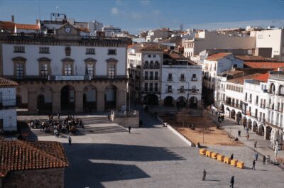 Cáceres: City Highlights Walking Tour with Local Guide - Why the 12th-century Moorish walls feel real (not just historical)