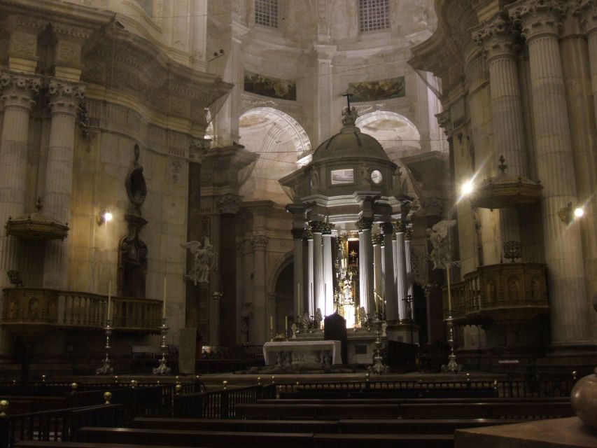 Cadiz: Medieval Tour - Entering the New Cathedral: Baroque + Neoclassical inside