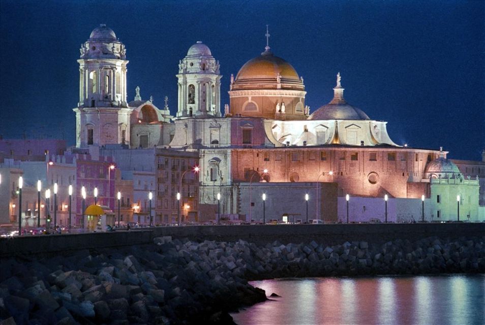 Cadiz: Medieval Tour - Starting at Plaza San Juan de Dios and finding your way quickly