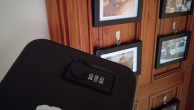 Cala Millor: Escape Room "The millionaire's villa", fun game - The 60-minute mission: your job is alarms, gold, and riddles
