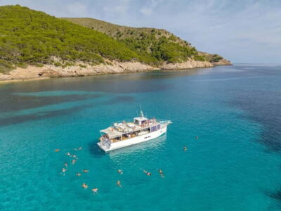 Cala Rajada: Boat Excursion with Drinks and Food - Swimming Stops and Snorkel Time Without Rushing